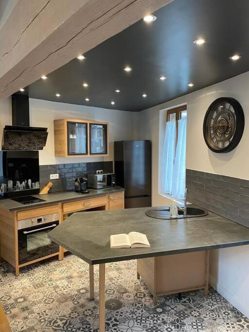 Maison De Village Avec Vue 4/5 Personnes Lou Rouchou Voutezac Exteriér fotografie